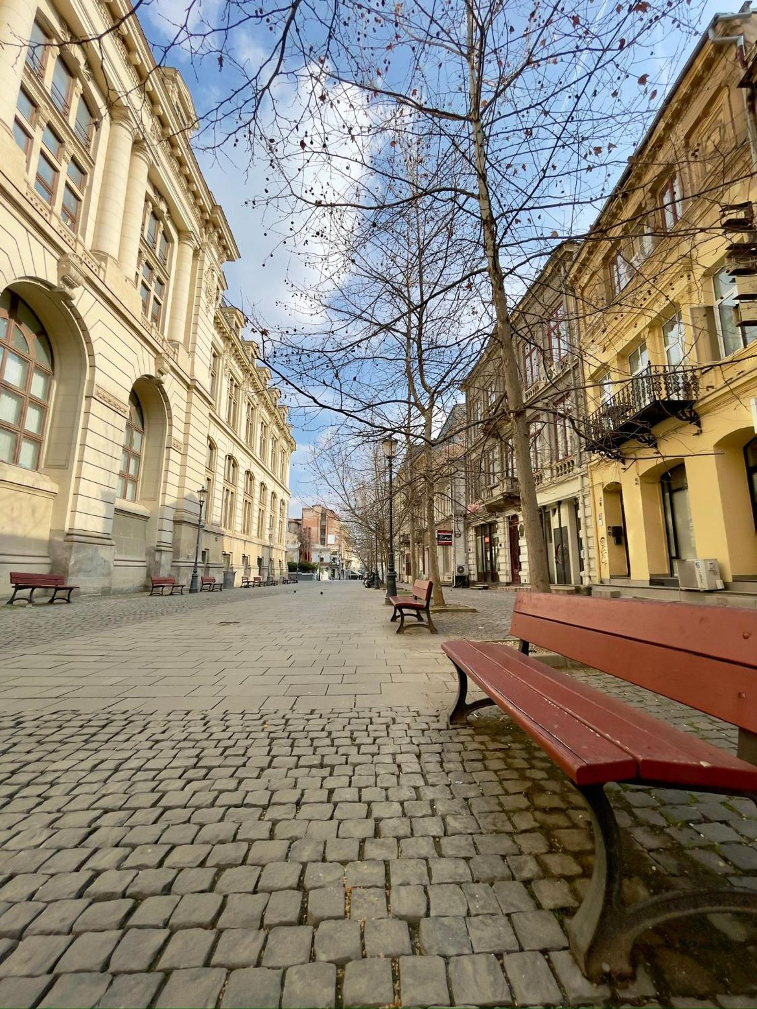 Old Town Jacuzzi Studio Бухарест Экстерьер фото